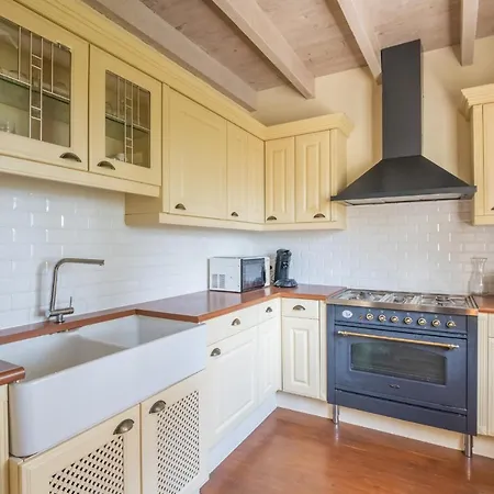 Les Cigales Ouveillan