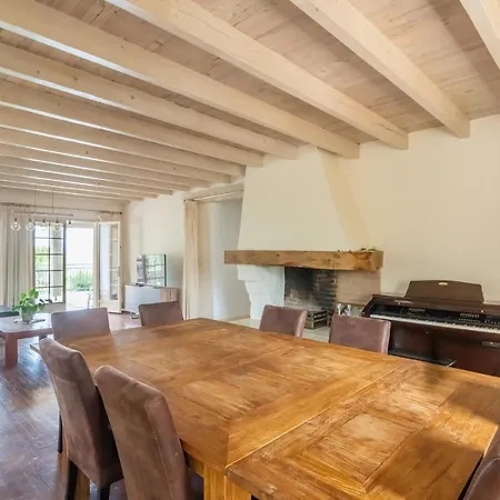 Les Cigales Villa *